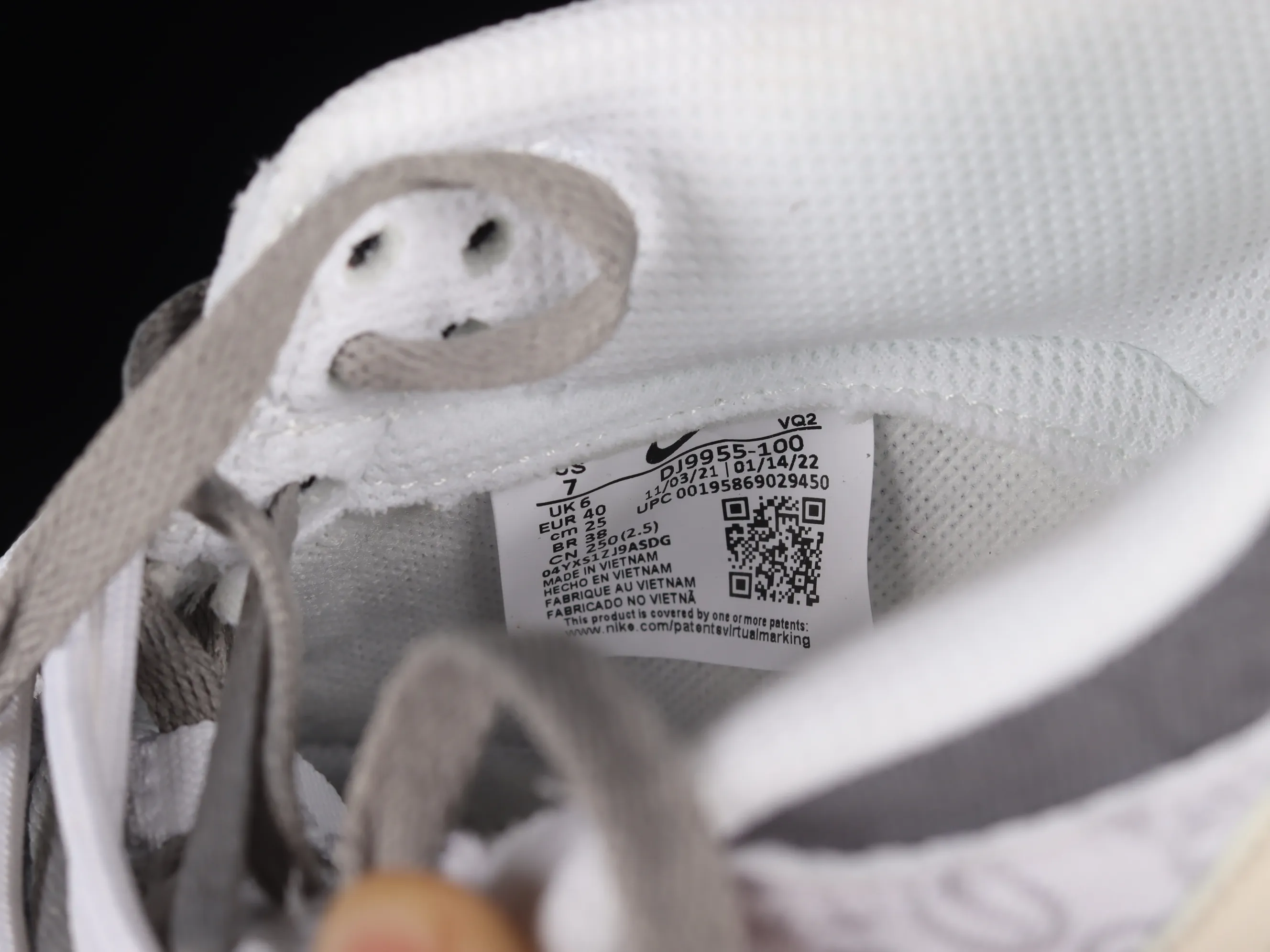All categories Nk SB Dunk series Nk SB Dunk Low low-top sneakers Nk Dunk Low ESS reverse cashew flower micro industry customized version of deconstructed strap casual sneakers DJ9955-100